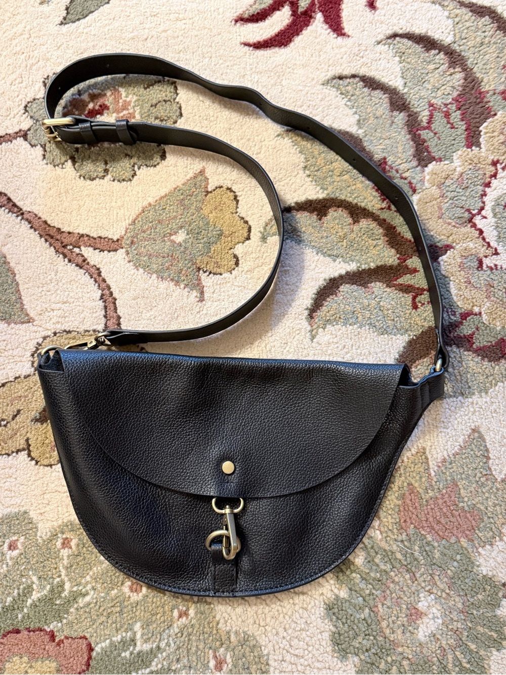 Banana  Black Leather Crossbody Saddle Bag
